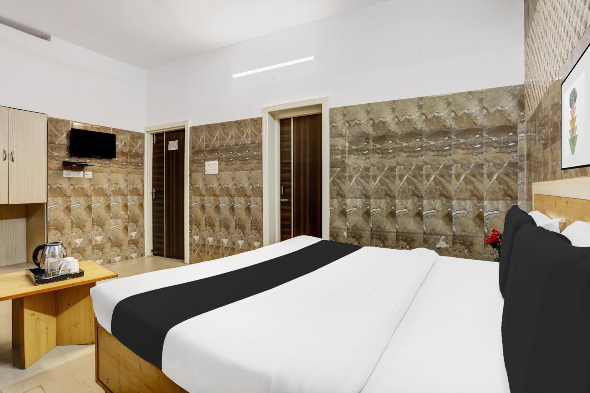 Hotel O Jammu Near Ragunath Bazaar Formerly Goodwill Bagian luar foto