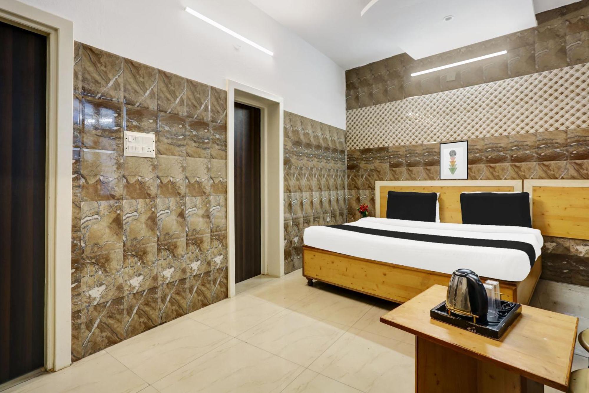 Hotel O Jammu Near Ragunath Bazaar Formerly Goodwill Bagian luar foto